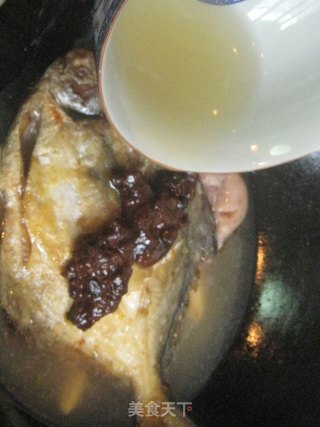大蒜豆瓣酱辣味鲳鱼的做法步骤：8