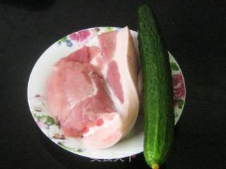 黄瓜肉丝拌面的做法步骤：1