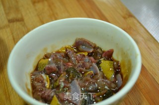 【顶级厨师】--【黄鳝海米炖豆腐】的做法步骤：1