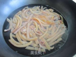 韭苔炒鱿鱼的做法步骤：5