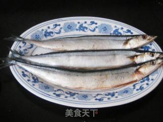香煎薄荷味秋刀鱼的做法步骤：1