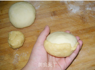 酥皮包 波罗包的做法步骤：5