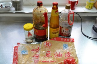 无肉也欢【顶级厨师】-【五香素鸭】的做法步骤：1