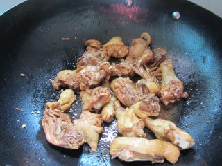 三杯鸡的做法步骤：6