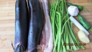 东坡茄子的做法步骤：1