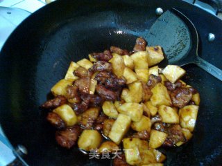 土豆烧肉的做法步骤：3