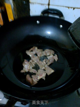 黄瓜木耳炒肉片的做法步骤：3