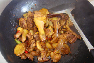 香辣土豆鸡---简单炖菜几步搞定的做法步骤：6