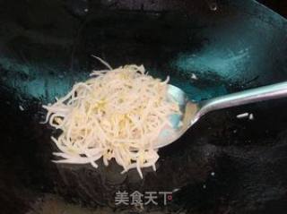 让孩子爱上吃菜——紫菜蔬菜卷的做法步骤：2