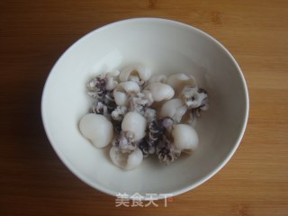 酸鲜墨鱼仔的做法步骤：2