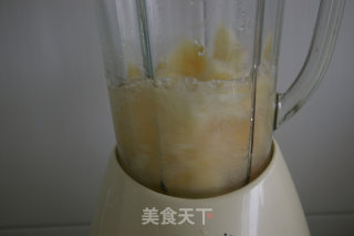 鲜榨桃汁的做法步骤：3