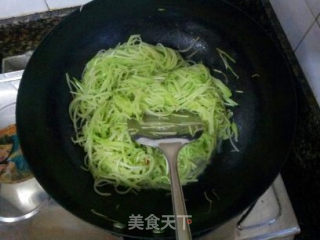 清炒佛手瓜的做法步骤：5
