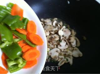 口蘑炒鸡肉的做法步骤：6