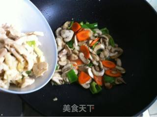 口蘑炒鸡肉的做法步骤：7