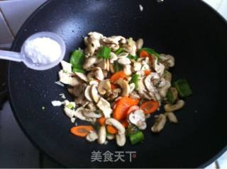 口蘑炒鸡肉的做法步骤：10