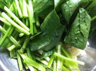 巧用小撇步搞掂【菠菜炒豬肝】的腥與澀的做法步骤：3