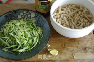 京酱素肉丝—素食的做法步骤：1