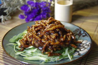 京酱素肉丝—素食的做法步骤：8