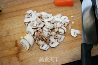 菌菇滑蛋的做法步骤：1