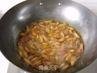 【虾头巧利用】熬制虾油的做法步骤：3