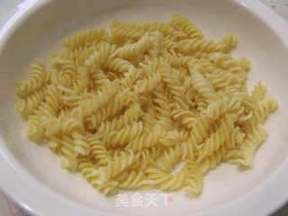 奶香蘑菇意面的做法步骤：1