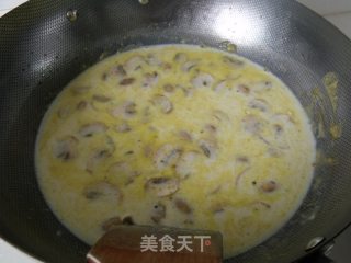 奶香蘑菇意面的做法步骤：6