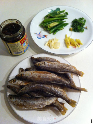 下酒又送饭的客家小菜——【豉香河鱼干】的做法步骤：1