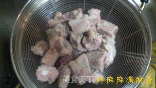 莲藕煨排骨的做法步骤：2