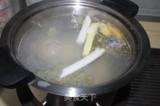 【红油鸡腿】的做法步骤：4