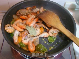 泰式青咖喱炒大头虾的做法步骤：6