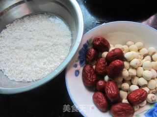 红枣莲子糯米饭的做法步骤：1