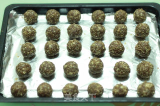 巧克力燕麦能量球的做法步骤：6