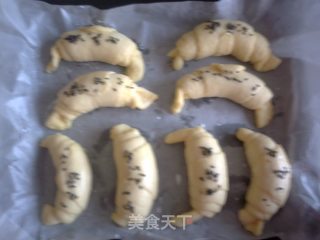 黄金牛角面包的做法步骤：11