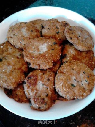 香煎刀鱼饼的做法步骤：2