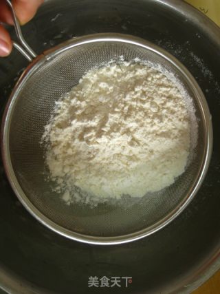 最容易上手的戚风蛋糕--烫面戚风的做法步骤：2