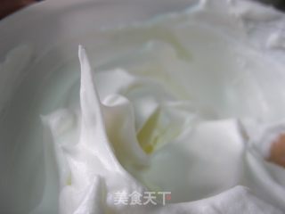 最容易上手的戚风蛋糕--烫面戚风的做法步骤：5