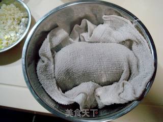 茄丁醋卤莜麦窝窝的做法步骤：3