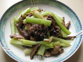 蚝油花菇焖鸡杂的做法步骤：8