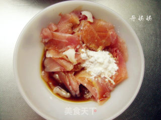肉炒青椒土豆片的做法步骤：3