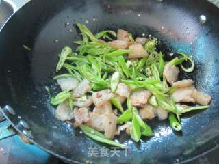 农家小炒肉-----家常菜的做法步骤：3