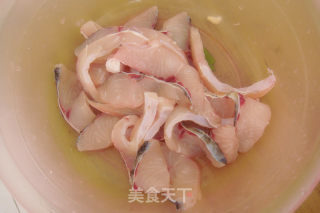 泡椒蒸鱼片的做法步骤：2