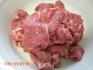 家常炮羊肉的做法步骤：1