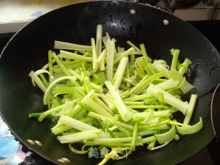 香芹炒腰花的做法步骤：7