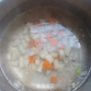 马蹄肉球汤的做法步骤：5