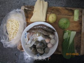 海鲜面的做法步骤：1