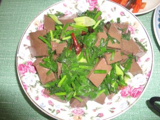 韭菜炒鸭血的做法步骤：6