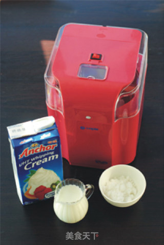 【香浓奶油冰淇淋】5分钟轻松自制美味消暑冰淇淋的做法步骤：1