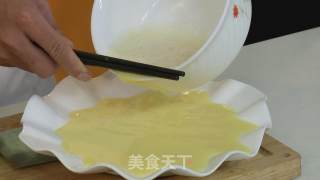 蒸三色水蛋的做法步骤：2