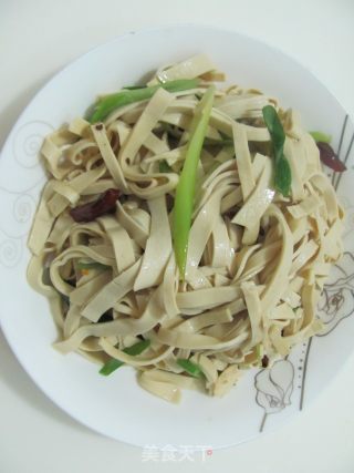 清炒豆皮的做法步骤：7