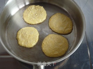 奶香玉米饼的做法步骤：4